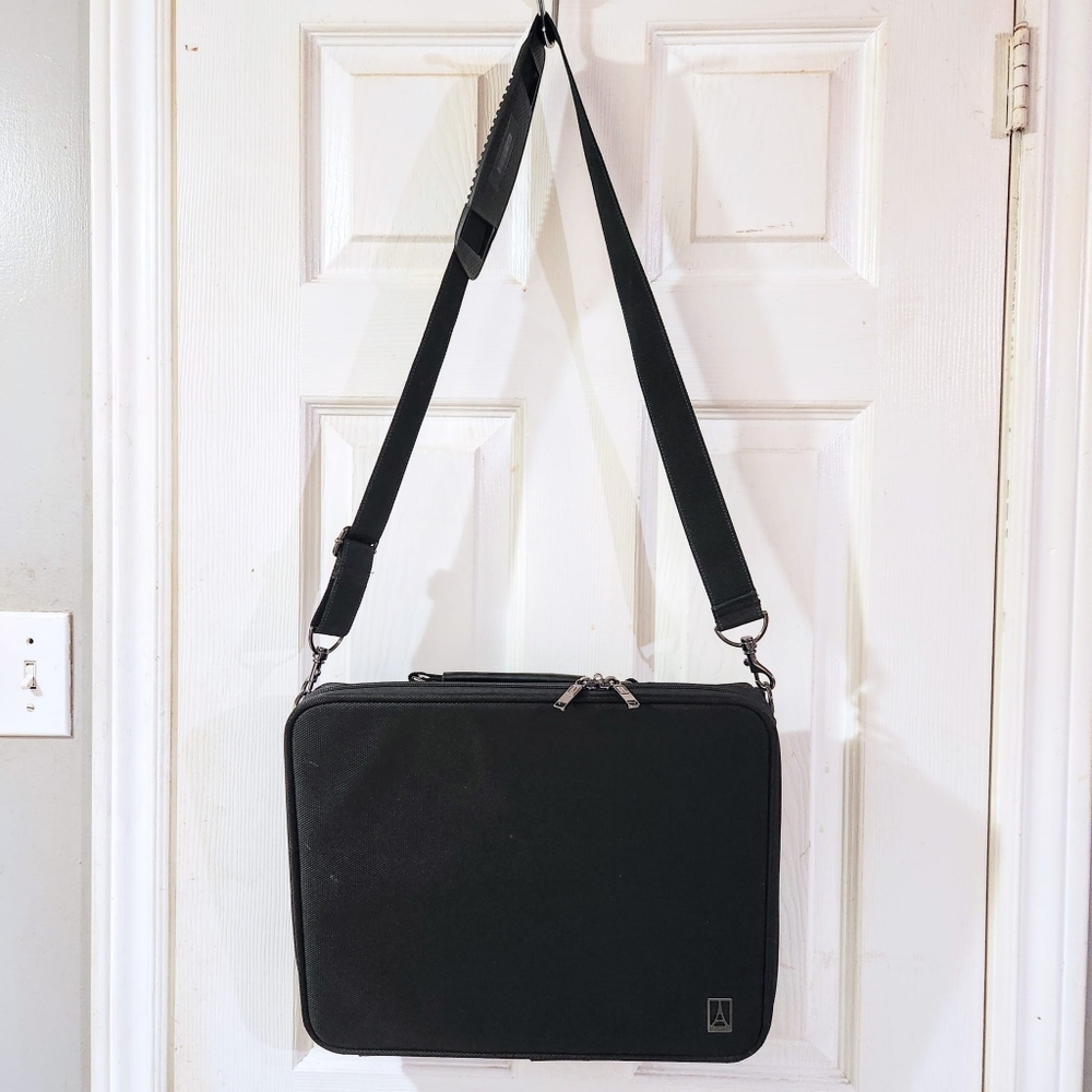 Travelpro Canvas Crossbody Laptop Case Black